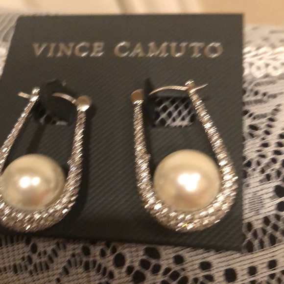 Vince Camuto  pearl - Picture 1 of 1
